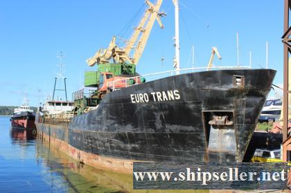 Sea freight cargo ship