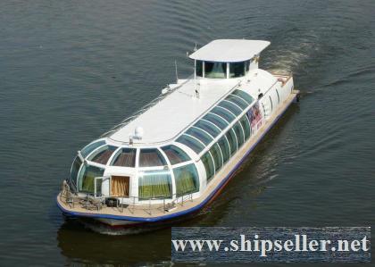 164. Canal passenger ship