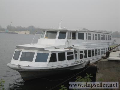 Passenger river ship