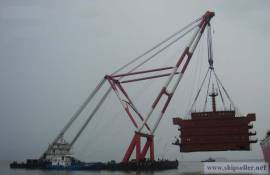 1000t floating crane barge for sale $10 million only 1000 ton