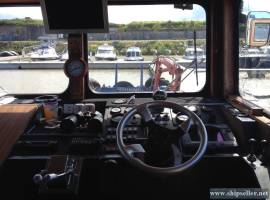 216. Anchor handling / hydrographic boat / geared supplier