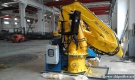 237. Ship's knuckle boom deck crane