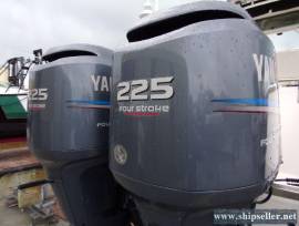 27' Robalo R 265 walk around 2005