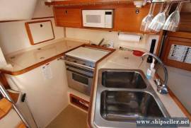 32' Catalina 320