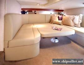 32' Rinker 320 Express Cruiser 2006