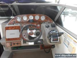 32' Rinker 320 Express Cruiser 2006