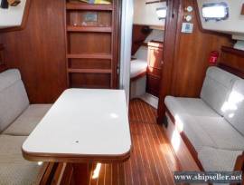 33' Island Packet 320 2000