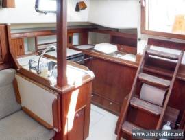 33' Island Packet 320 2000