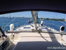33' Island Packet 320 2000