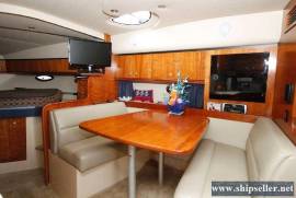 34' Cruisers Yachts 340 Express w/Bow Thruster 2005