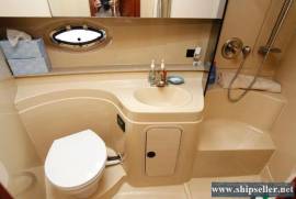 34' Cruisers Yachts 340 Express w/Bow Thruster 2005