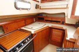 35' Island Packet Cutter 1992