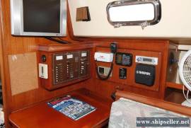 35' Island Packet Cutter 1992