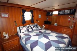 36' Nova Heritage East Sundeck 1988