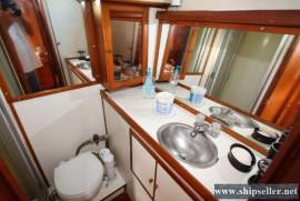 36' Nova Heritage East Sundeck 1988