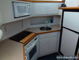 37' CARVER YACHTS 370 aft cabin with Sundeck