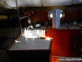 37' Hunter 376