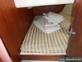 37' Hunter 376