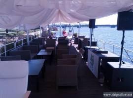 375. River excursion vintage ship