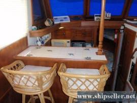38' Marine Trader Tradewinds Sundeck Trawler