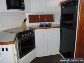 39' Carver 370 Aft Cabin 1993