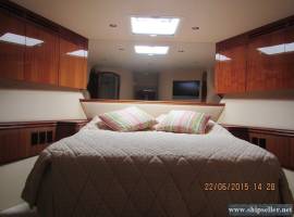407. Motor yacht HATTERAS-80
