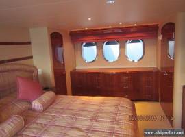 407. Motor yacht HATTERAS-80