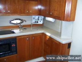44' Cruisers Yachts 440 Express