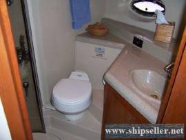 44' Cruisers Yachts 440 Express