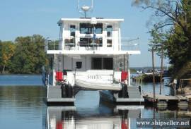 50' Power Catamaran Flybridge