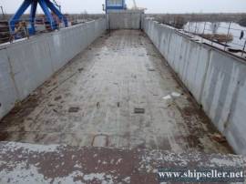 92. Ramp platform barge