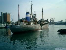DREDGER FOR SALE