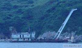 floating crane 200t price $0.7million cheapest in this world crane bar