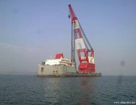 floating crane 3000t crane barge 3000ton for sale price 50million
