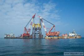 Floating Crane barge supplier cheap sell buy rent charter purchase cra