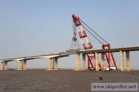 Floating Crane hire charter crane barge rent