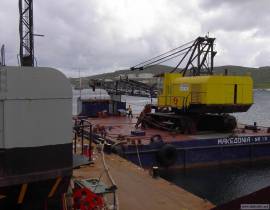 FLOATING CRANE 