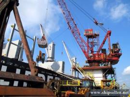 Floating crane Manitowoc M2250 S1