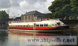 * Hotel cruise vessel untuk 12 penumpang Westmeath, Irland.
