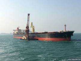 Iron Ore Transshipment Vessel for sale sand coal floating crane barge 