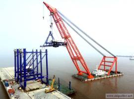 offshore crane barge floating crane 2000t 2500t 2600t 2800t