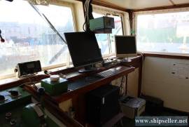Sea freight cargo ship