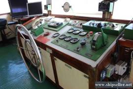Sea freight cargo ship