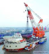 sell charter floating crane vessel 100t to 5000t crane barge
